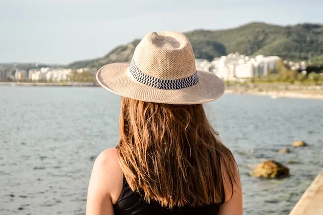 women_straw_hat.webp